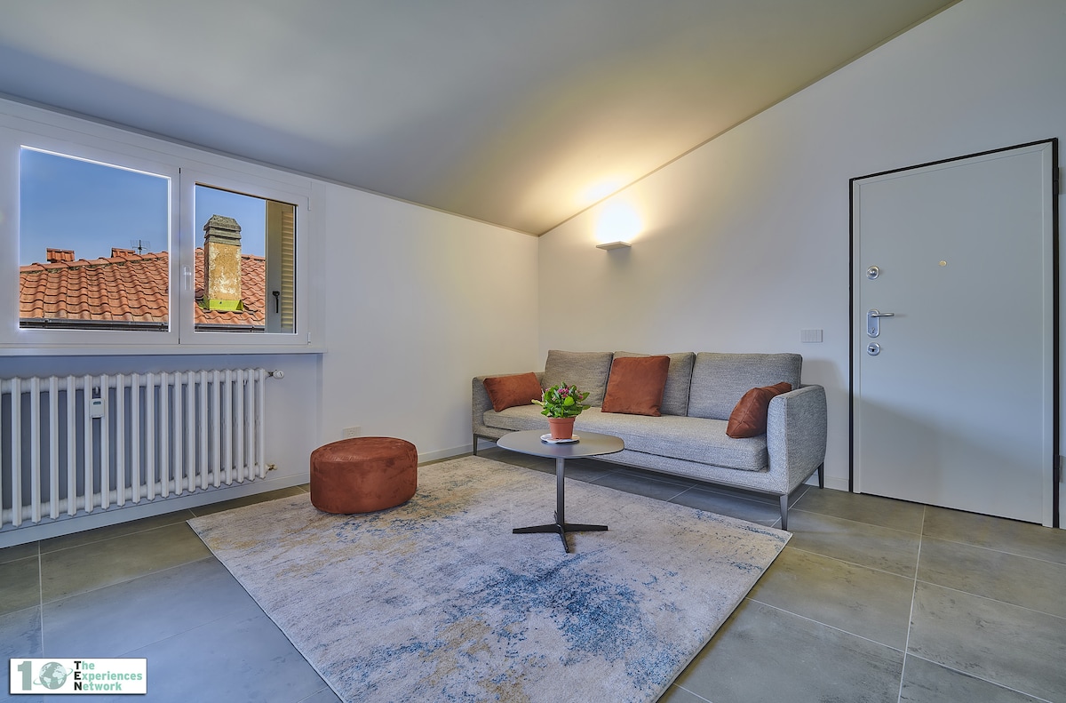 Popular Airbnb listing: Casa Posta, full center, A/C, stunning lakeview in Varenna