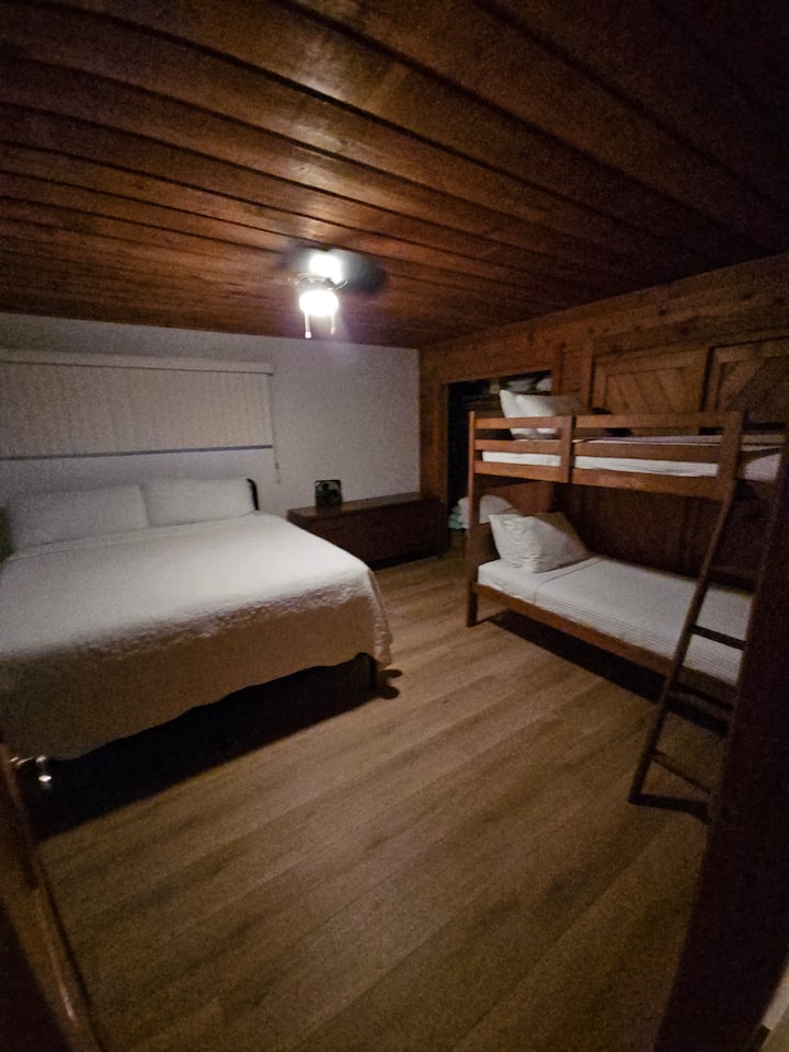 საძინებელი 1