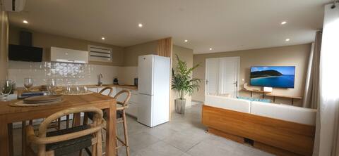 The beige setting: sea view!