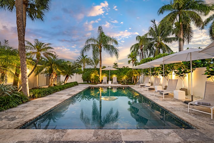 The Isles | Pool | Outdoor Dining | Steps To Beach