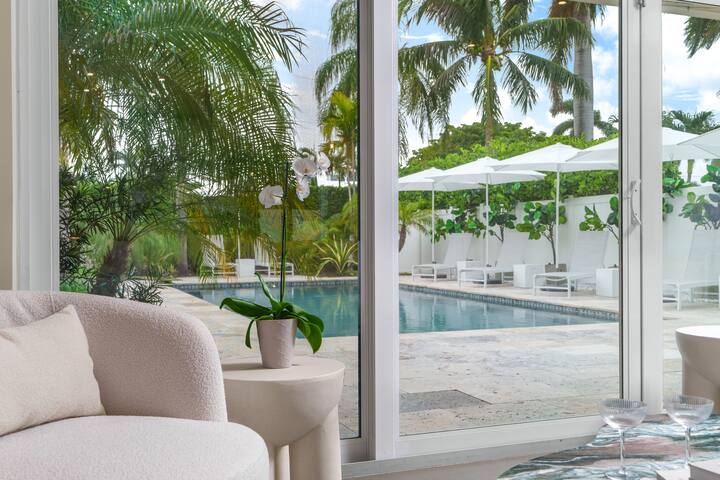 Luxe Beach Retreat | Private Pool & Walk to Sand gallery image 5