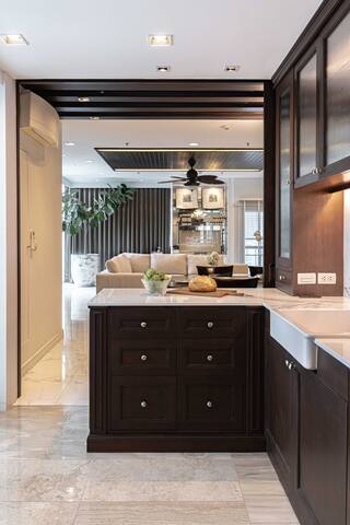 Teakwood Suites: Refined Living in Bangkok gallery image 4