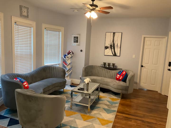 Lower Apartment With 4 Bedrooms - Buffalo, NY