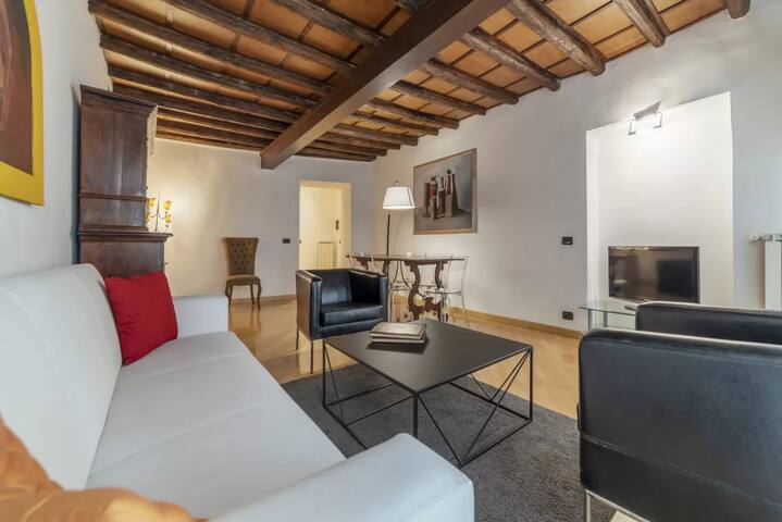 Live Roma | Luxury Pantheon View gallery image 2