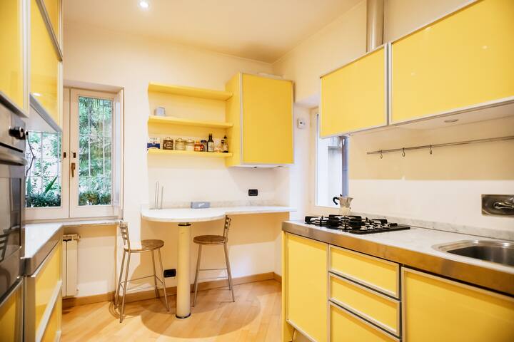 Live Roma | Luxury Pantheon View gallery image 5