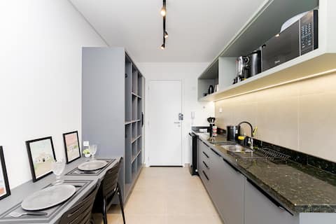 Top Airbnb: Apartment with Queen Bed | Wi-Fi, A/C & Smart TV em Cristo Rei