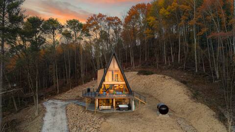 Diamond View PA: A-Frame~Hot Tub~Sauna~City View
