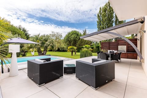 Villa Markaly – Large Charming Villa in the Green!