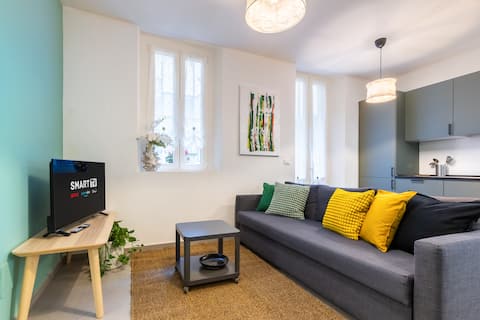 [V-Home] Center of  Quadrilatero - with 2 bedrooms