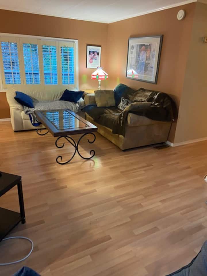 Peaceful 2 Bedroom Forest Retreat - Point Roberts, WA