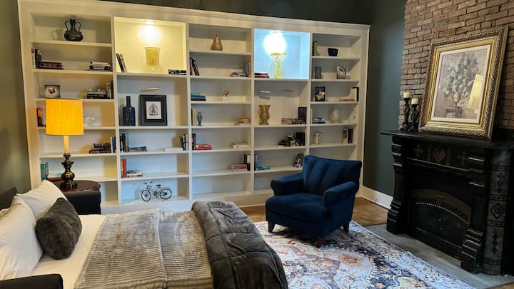 Knižnica sa mení na 3. spálňu.  