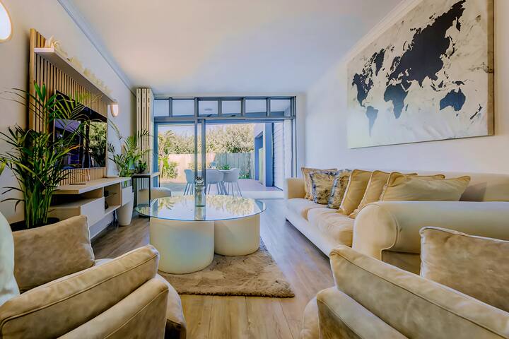 3 bed Beach Luxury and comfort (non-smoking)