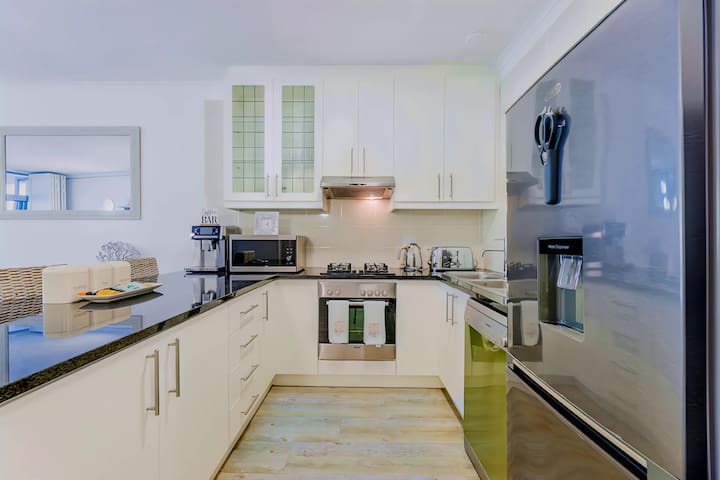 3 bed Beach Luxury and comfort (non-smoking) gallery image 3