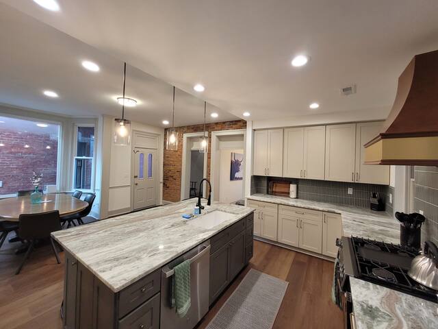 Lincoln Locale gallery image 3