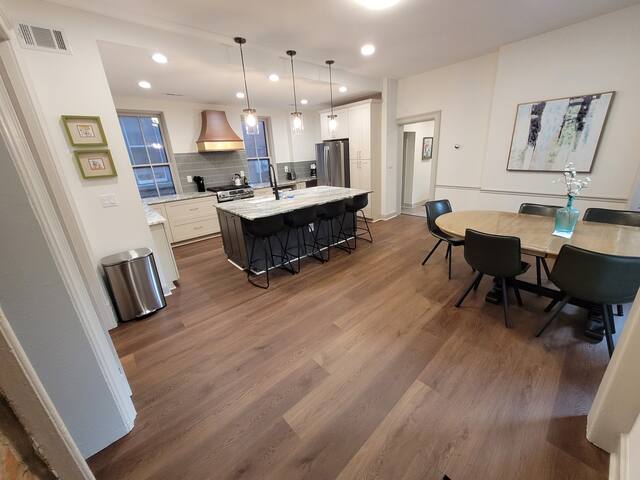 Lincoln Locale gallery image 5