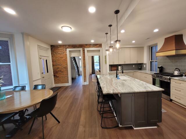 Lincoln Locale gallery image 4