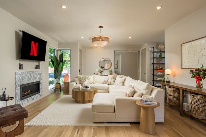 New! 4BR Luxury | Sauna, Rooftop Oasis, Gym gallery image 2
