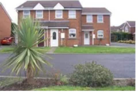 Successful Airbnb property: Cozy home in quiet cul-de-sac in West Midlands