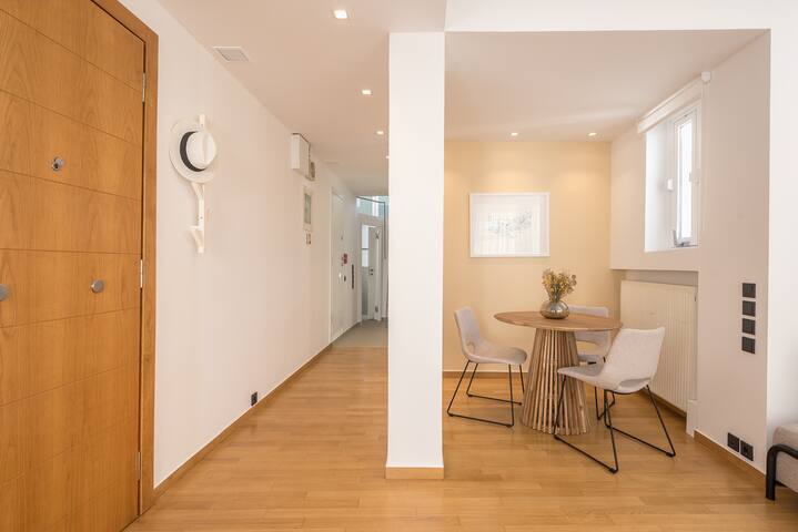 Modern 2BDR Flat w Hot Tub & Big Terrace in Plaka gallery image 4