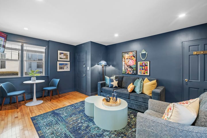 1br On Salem Common W/ Parking L Walk To Town - Salem, MA