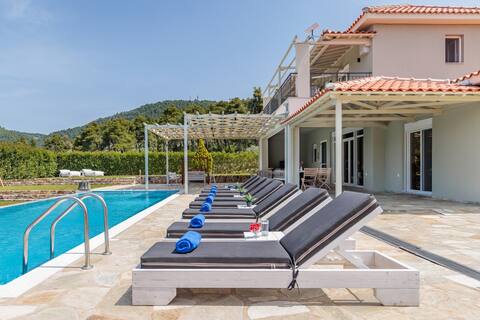 Villa Aelia  by Kardous