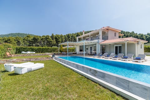 Villa Aelia  by Kardous