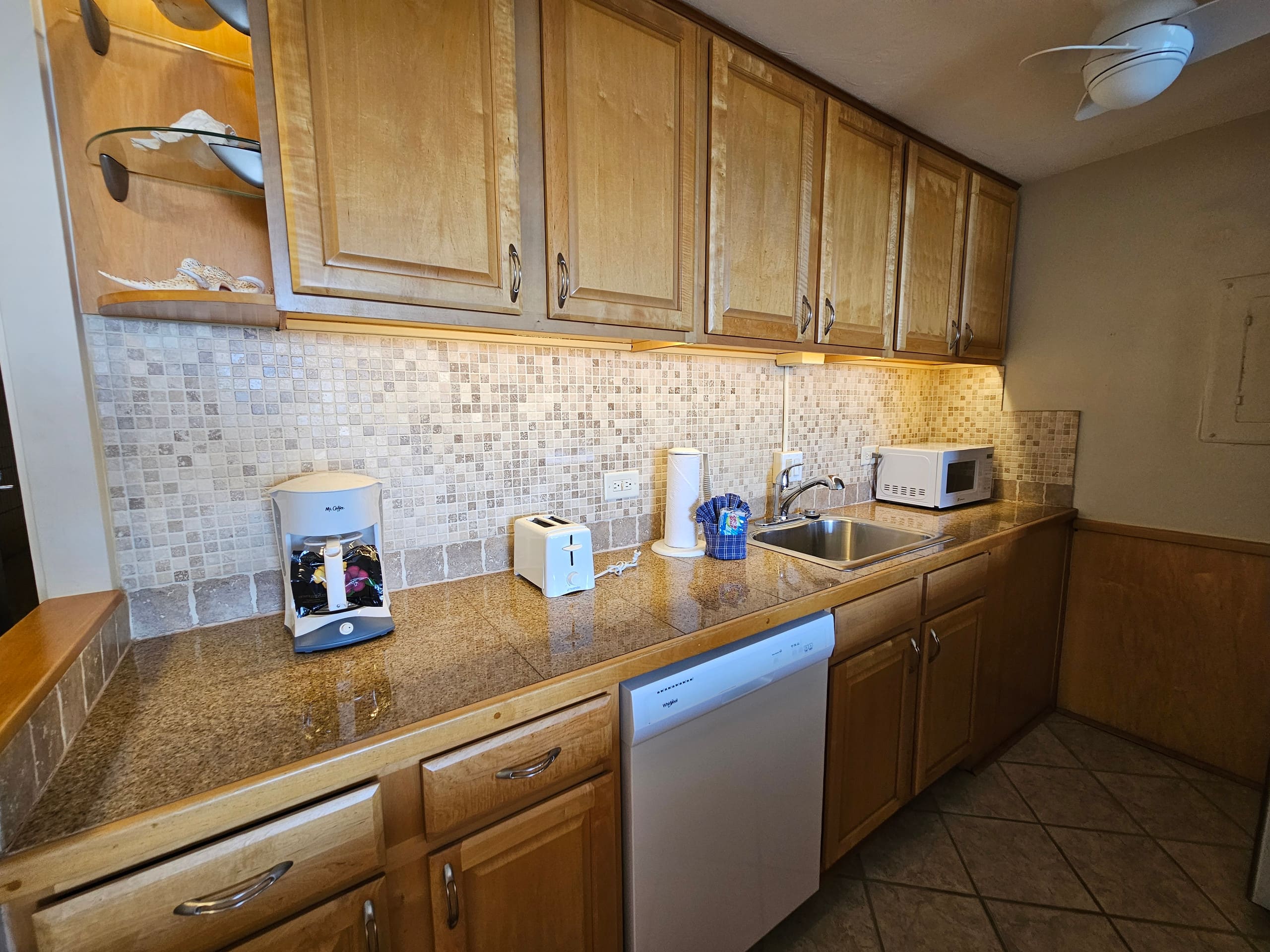 Condo in Lahaina · ★4.88 · 1 bedroom · 1 bed · 1 bath - Image 10