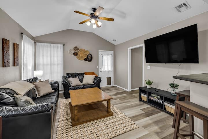 Spacious 3br Home/king Bed/ Fully Fenced/ 5 Beds - Owasso, OK