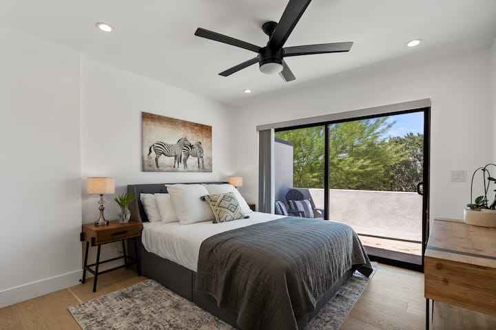 Трета спална соба со брачен кревет (широк 150-179 см)