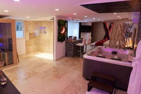 Charming Loveroom: Jacuzzi and sauna