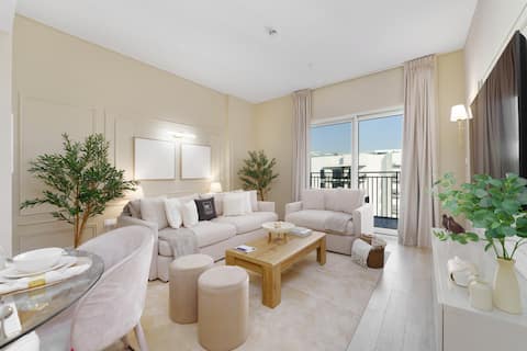 Exquisite Living w/ Scenic Canal Vws on Yas Island