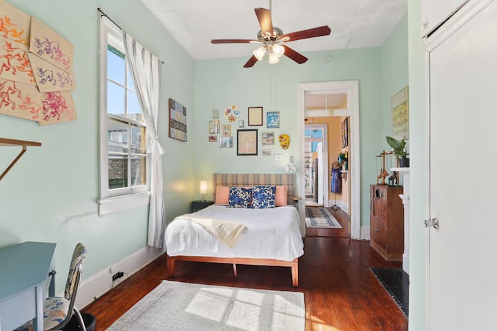 Beautiful Bywater Shotgun w/ Bikes! - Apartments for Rent in New