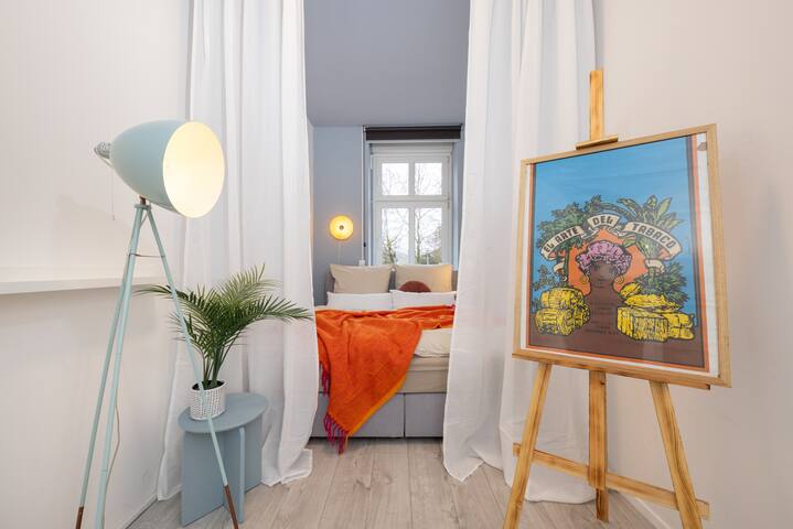 Mauerpark Oasis – groups – 4BR – up to 12 persons gallery image 4