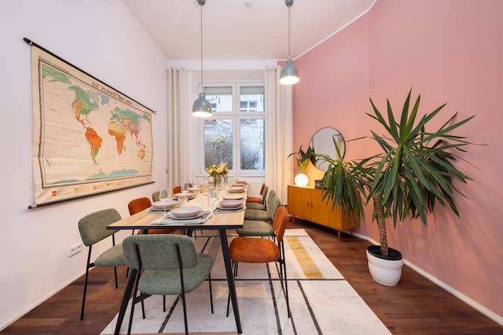 Mauerpark Oasis – groups – 4BR – up to 12 persons