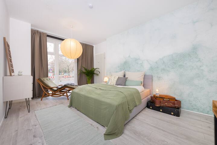 Mauerpark Oasis – groups – 4BR – up to 12 persons gallery image 5