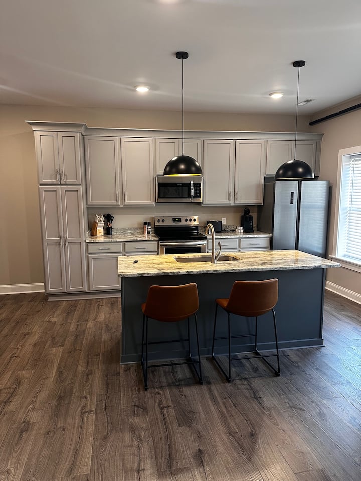 Modern King Suite In Historic Firehouse #4! - Petersburg, VA