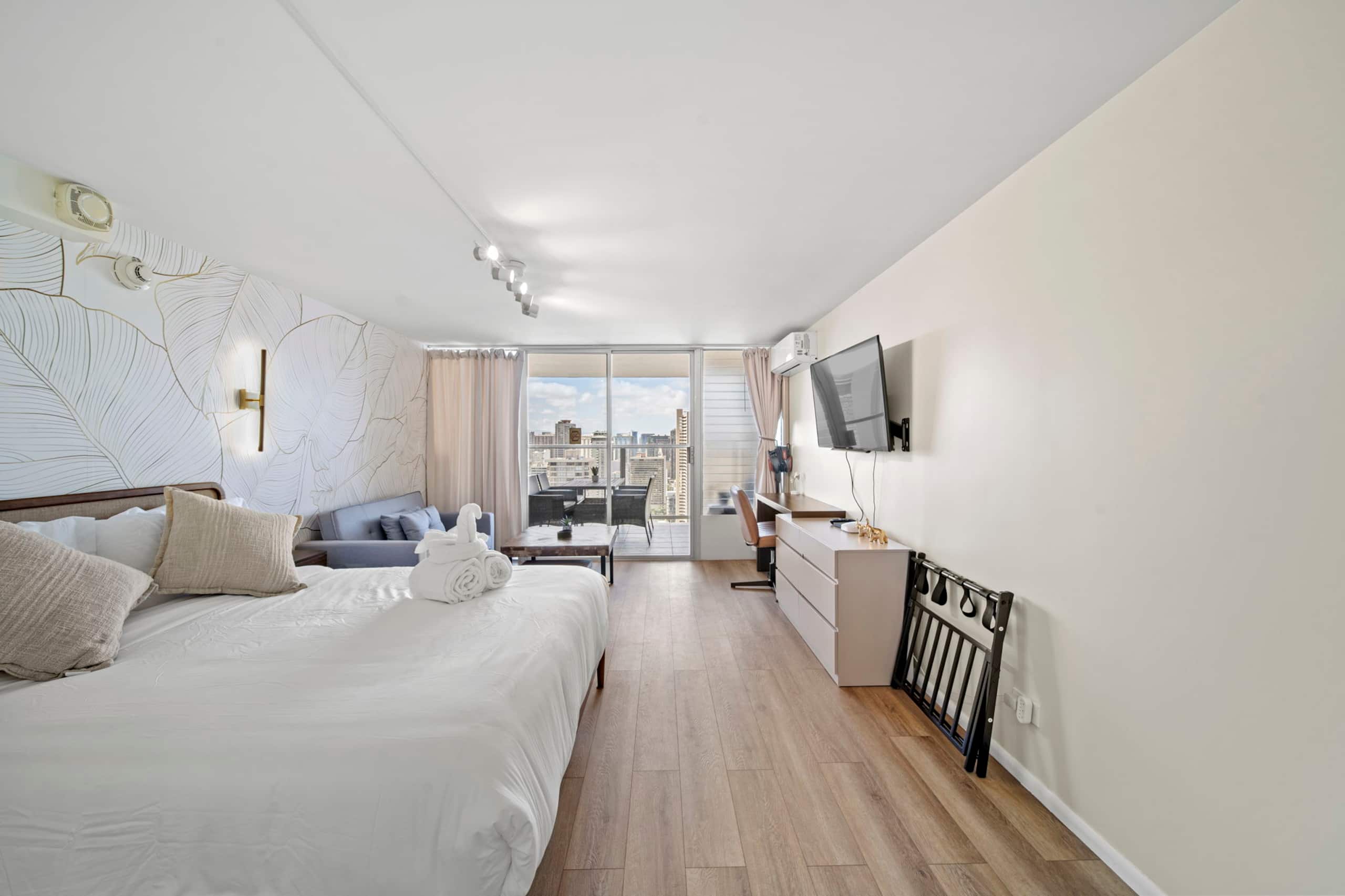 36FL New Cozy Apartment Great View Central Waikiki - Image 8