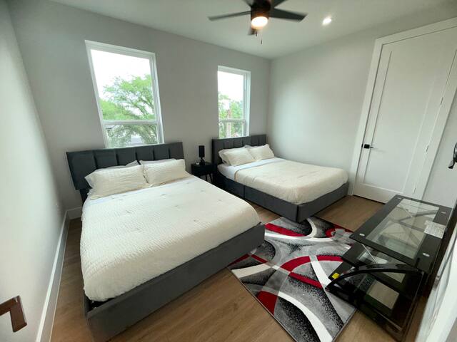 New Luxury Home Downtown Dallas! gallery image 5