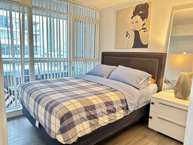 Spaciuos Suite w/parking gallery image 4