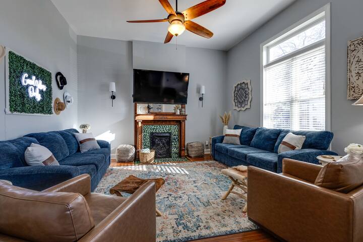 Music Row/Gulch/Vandy Walkable Home-Sleeps 12 gallery image 2