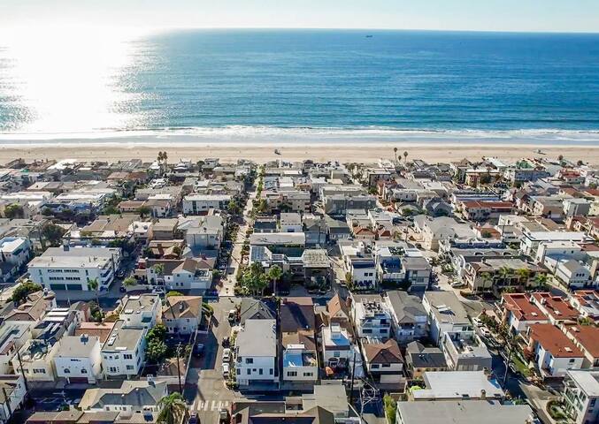 Stylish Beach House*Ocean Views*Parking*Beach Gear gallery image 3