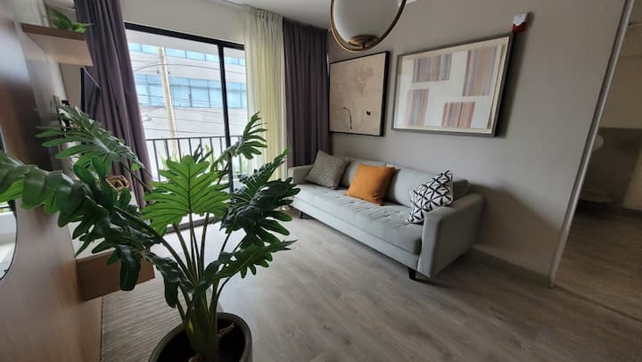 Moderno Flat En El Centro Financiero De San Isidro - Perú