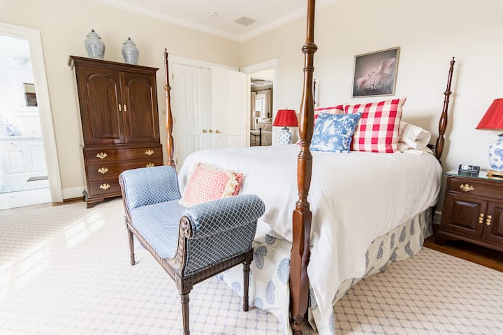 Bedroom #5 with queen bed and private bathroom