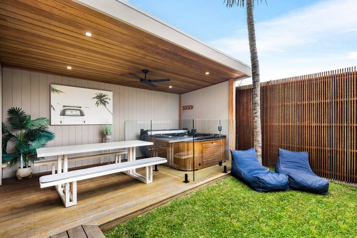 Beach Front Bliss · Balcony and oceanfront views over Cosy Corner, Torquay