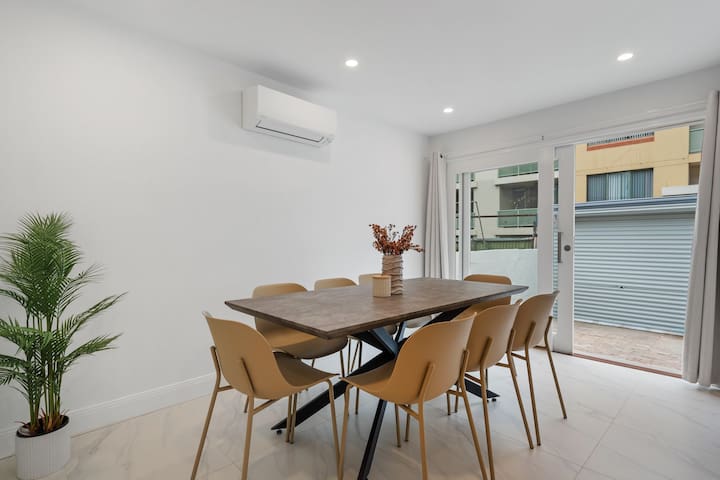 4BR︱Free Parking︱8 mins walk to Darling Harbour