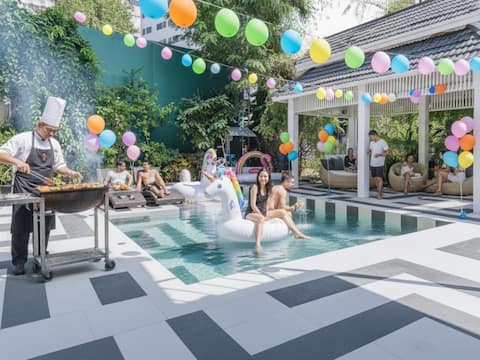 Relaxing Private Pool Villa| Night Bazaar