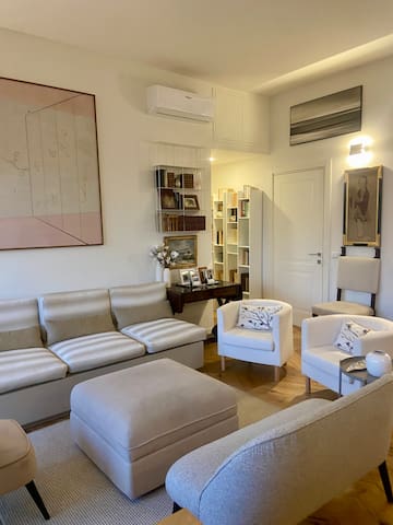 Bright&Stylish Apartment Near DUOMO, Milan Center