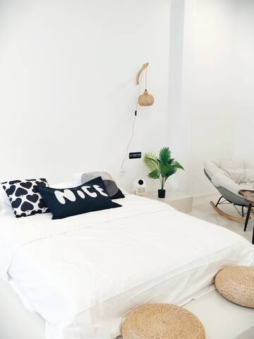 预定3晚免费接机/Silom/BTS步行7分钟/门口711便利店/卧室均带独立卫生间/最多可住13人 gallery image 5