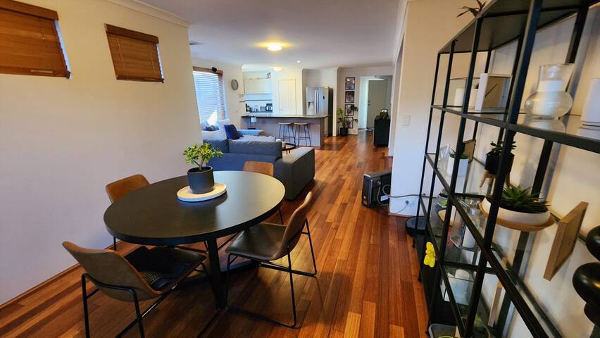 Modern & Great Location! Scarborough Breeze! gallery image 4