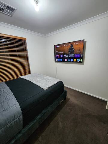 Modern & Great Location! Scarborough Breeze! gallery image 5